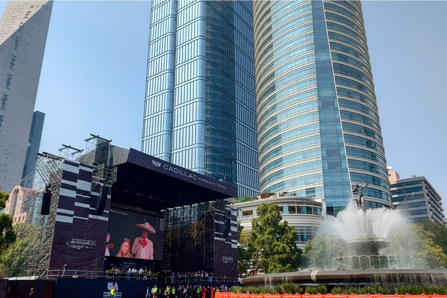 Escenario del showrun de Checo Pérez en Paseo de la Reforma