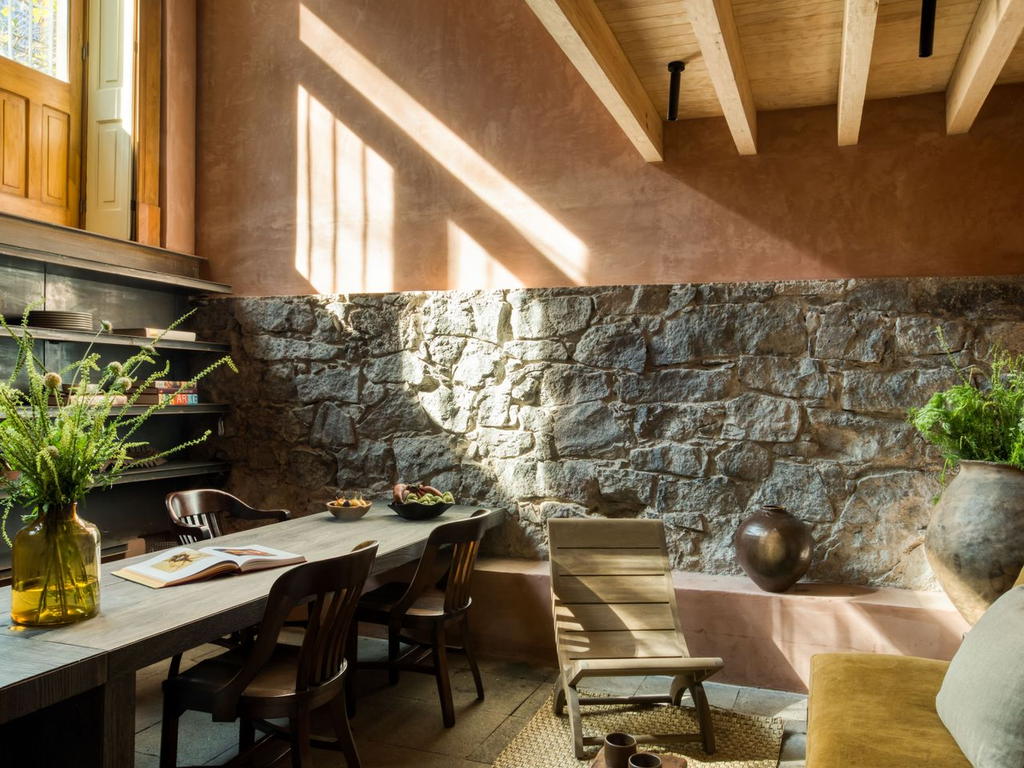 Descubre cómo evaluar un hotel boutique, comparar tarifas y elegir una experiencia que justifique su precio.