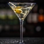 Martini, negroni y old fashioned son tres clásicos de la coctelería con personalidades muy distintas.
