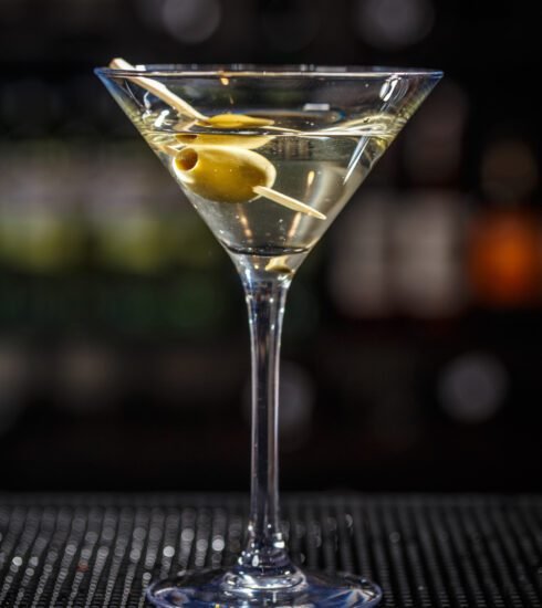 Martini, negroni y old fashioned son tres clásicos de la coctelería con personalidades muy distintas.