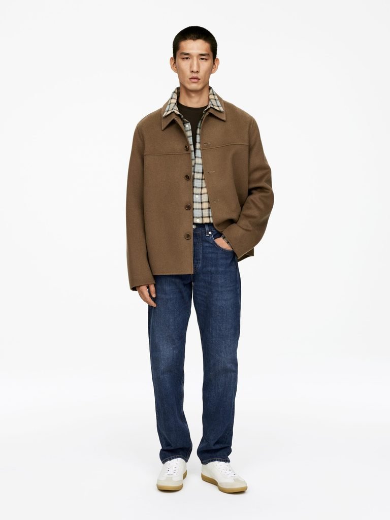 Descubre qué jeans elegir según tu cuerpo y zapatos. Comparamos cortes rectos, relajados, amplios y bootcut con consejos de proporciones.